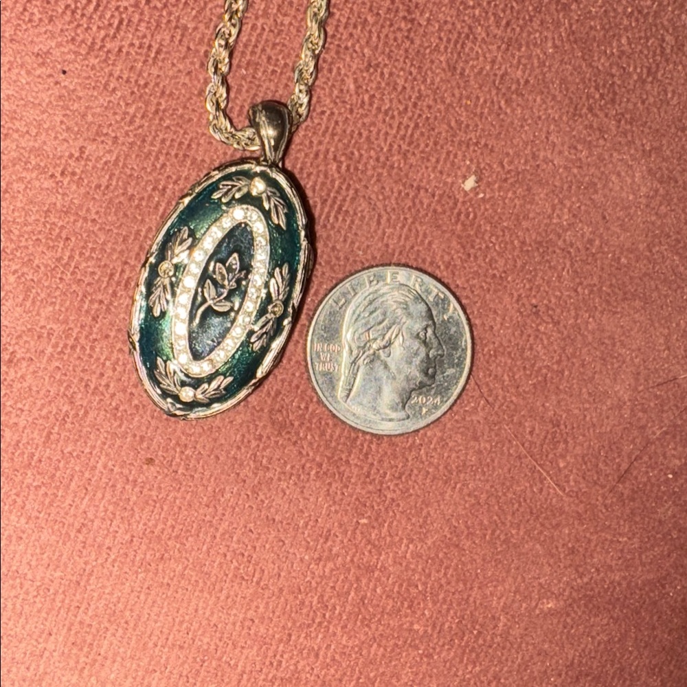 Vintage engraved Locket and silver tone necklace + FREEBIES!